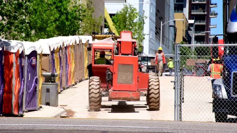 Best Portable Toilet Waste Disposal  in Des Moines, IA